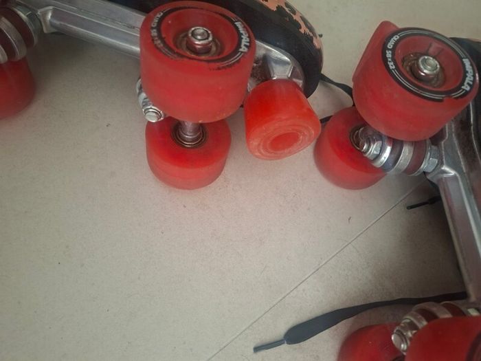 Skates