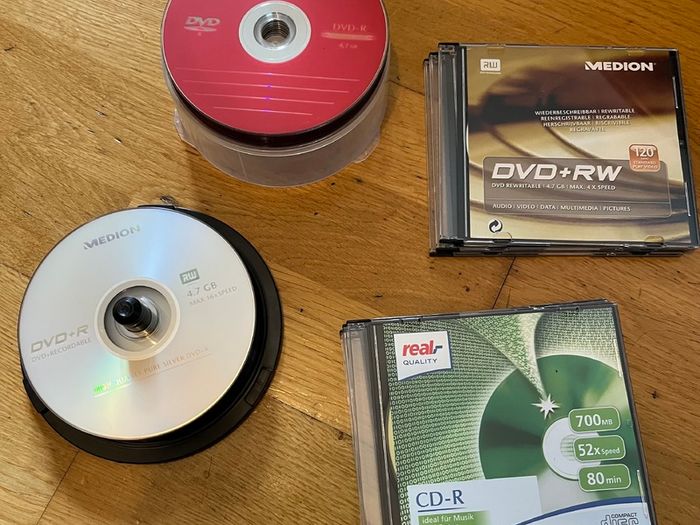 Bundle Of Dvd+r, Dvd-r, Dvd+rw & Cd-r