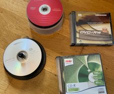 Bundle Of Dvd+r, Dvd-r, Dvd+rw & Cd-r