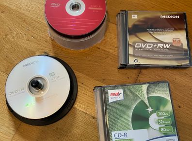 Bundle Of Dvd+r, Dvd-r, Dvd+rw & Cd-r