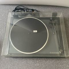 Linn Axis Turntable with Linn Basik LV X Tonearm
