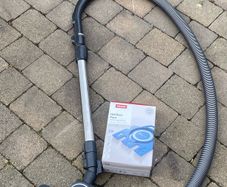 Miele telescopic pole ,hose and head and 2 bags for Complete 3