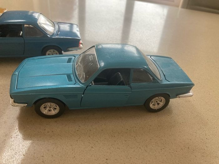 BMW 3.0 CS scale 1/24 lot of three Burago