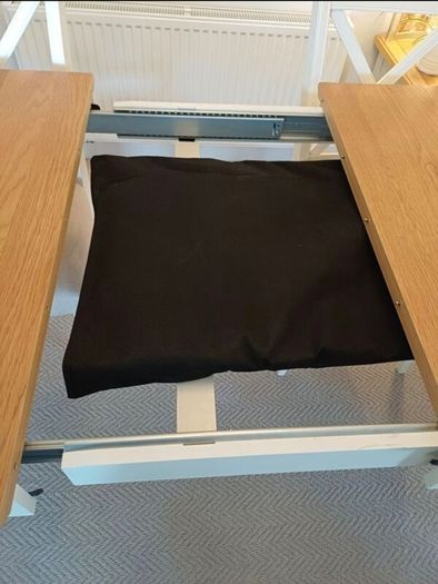 Extendable dining room table and chairs