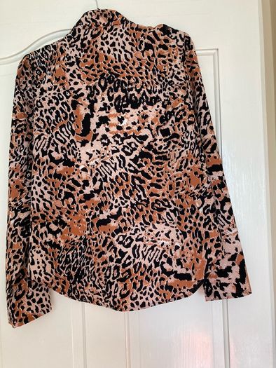 ladies blouse as new , from IClothing