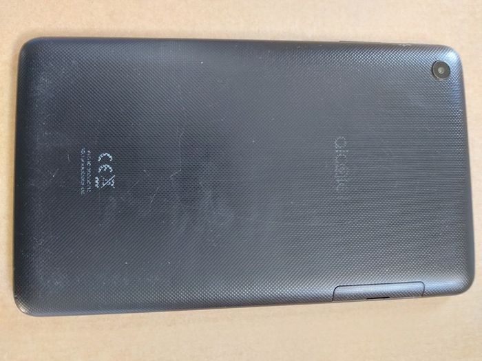 Alcatel 7 inch Tablet, pin locked, in very good condition
