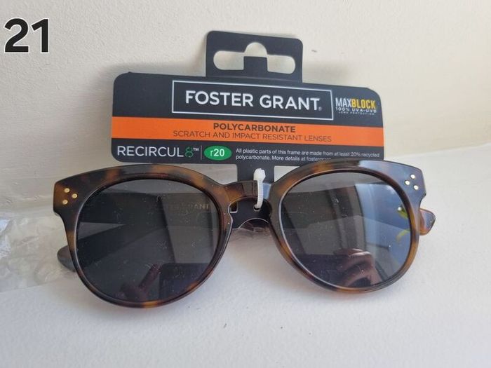 Foster Grant Sunglasses Brand New (2 for 15 Euro)