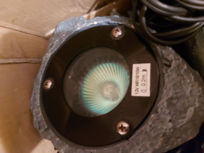 4 Low voltage Rock Spotlights in excellent like new Condition
