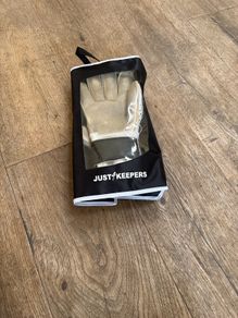 goalkeeper gloves