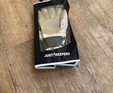goalkeeper gloves