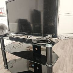 32 inch Tv and stand