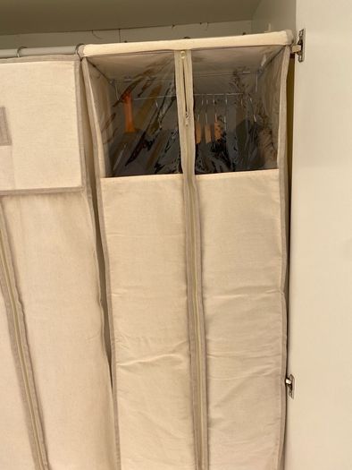 Hanging wardrobe