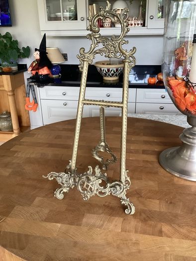 Brass picture stand