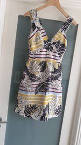 H&M tropics backless Sz 8 - Bnwt Rrp 29.99