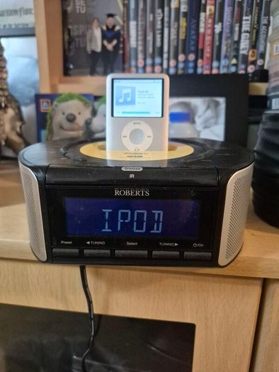 Roberts CRD-42 iDream iPod Dock