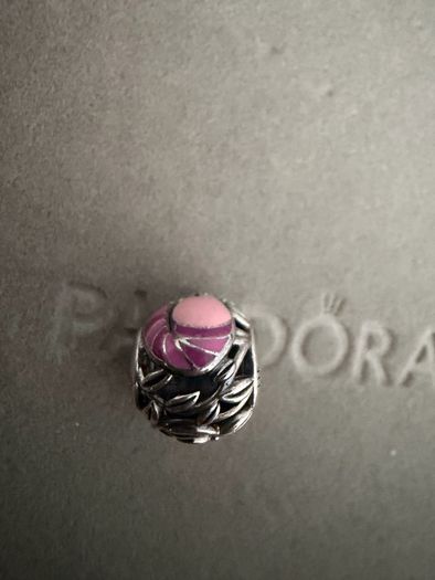 Pandora Disney Cheshire Cat charm