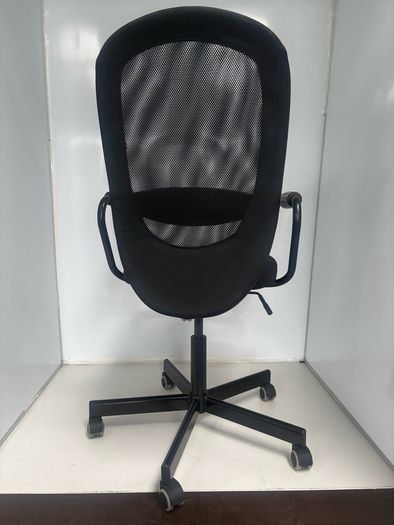 Black office chair
