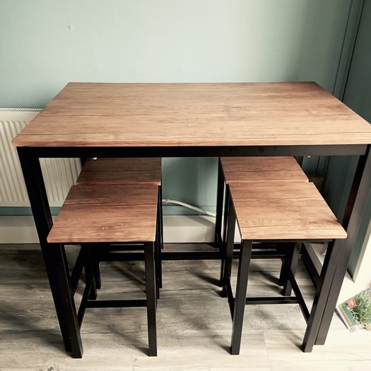 kitchen breakfast bar and stools still available