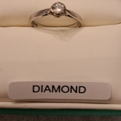 18ct diamond ring size L