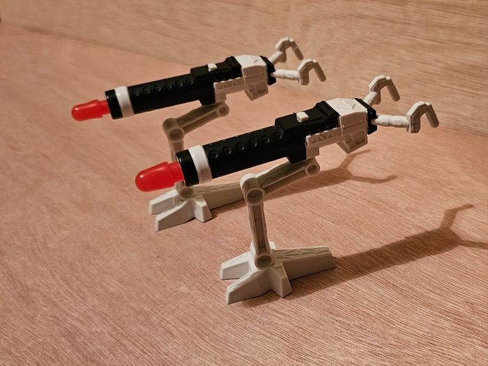 Star Wars Lot Of Two  Lazer Cannons 3.75 " Scale As New Out Of Pack