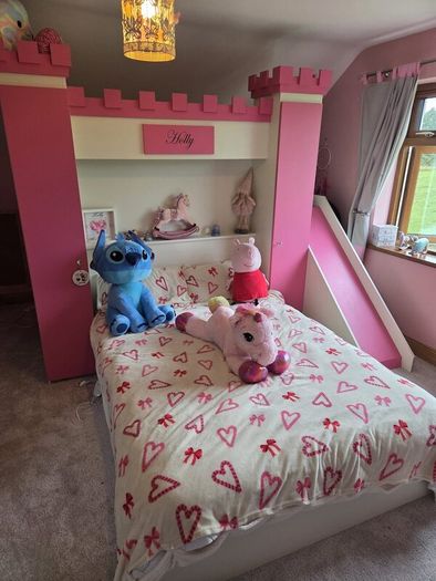 Kids princess bed