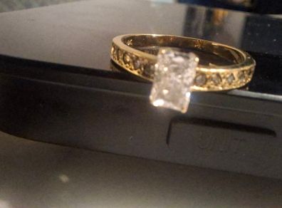 9ct engagement style ring