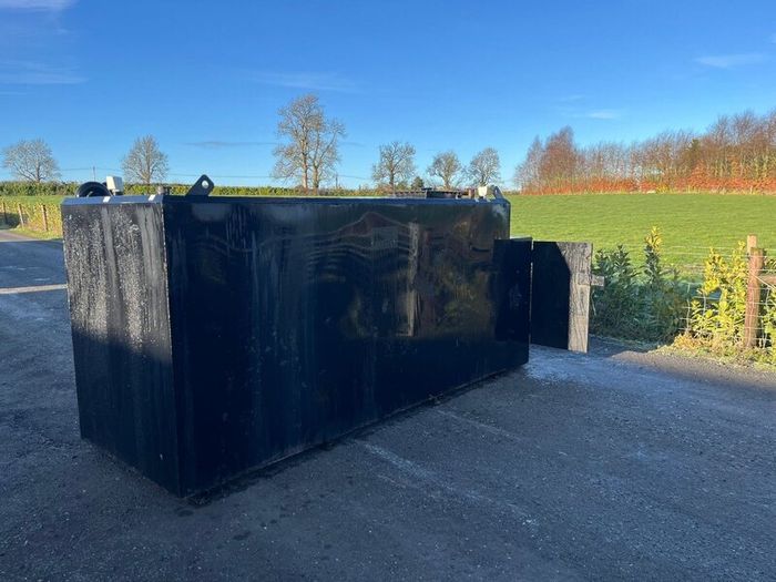 5500 litre fuel tank bowser