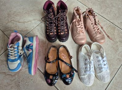 Kids shoes size 2