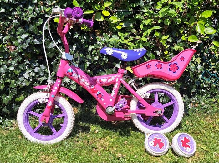 Bike with stabilisers