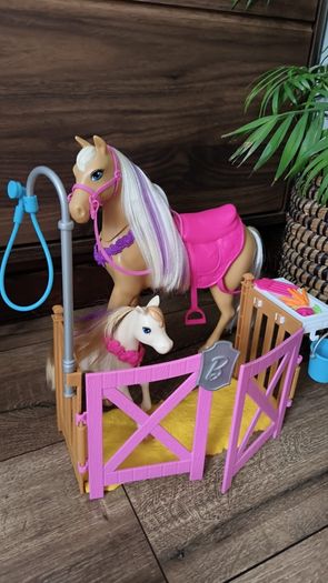 Barbie horse set