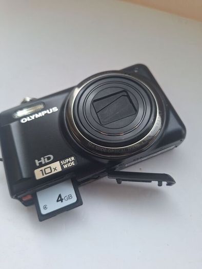 Olympus D-720 Digital Camera Boxed