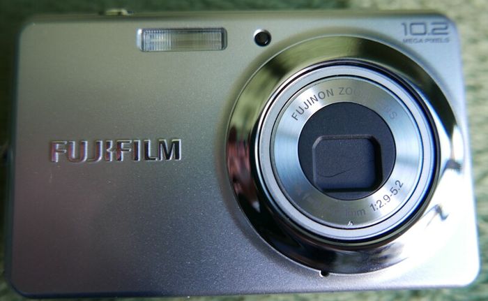 FUJIFILM FinePix J27 Compact Digital Camera 10.2 MP + 2Gb SD Card and charging cable