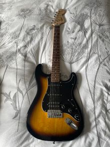Fender Squier Affinity Stratocaster HSS Electric Guitar