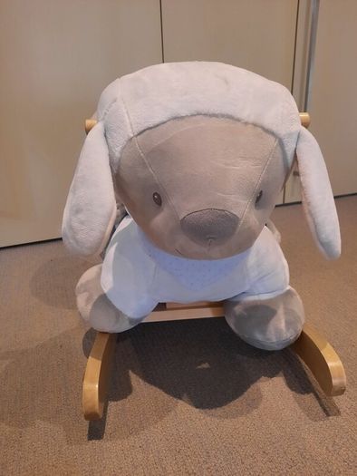 Beautiful Plush Lamb Baby Rocker. Excellent Condition