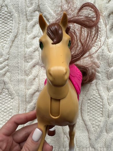 2018 Mattel Barbie Horse from Hugs N Horses Playset Pink Saddle Head Moves Used Please look at the pictures