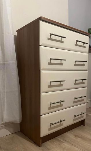Chest of drawers