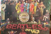 The Beatles - Sgt. Pepper's Lonely Hearts Club Band (1975 Repress)