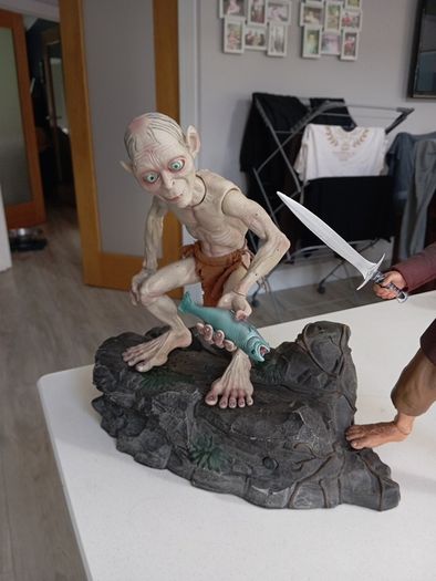 Neca Frodo and Gollum Lotr 1/4 scale figures