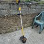 dewalt battery strimer Image 4