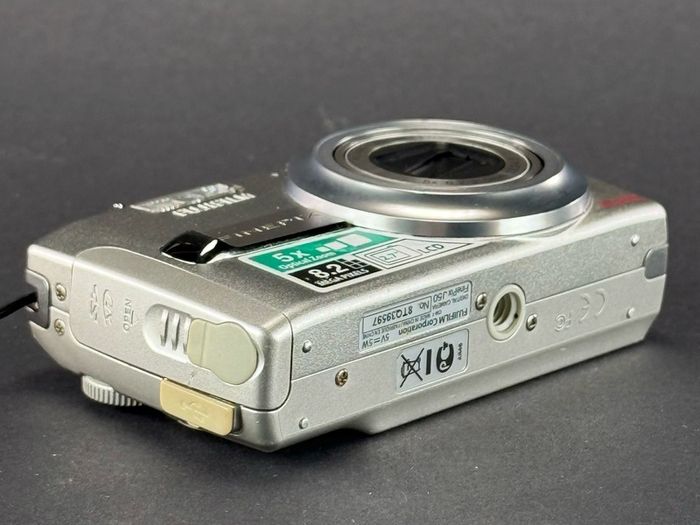 Fujifilm FinePix J50  compact digital camera