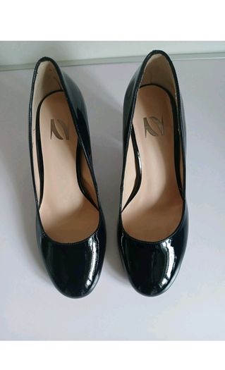 Xaira Black Patent Leather Court Shoes EU34 UK1 Block Heel Made in Spain BNIB  CAN POST