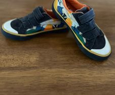 Boys shoes