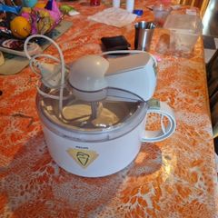 ice cream maker