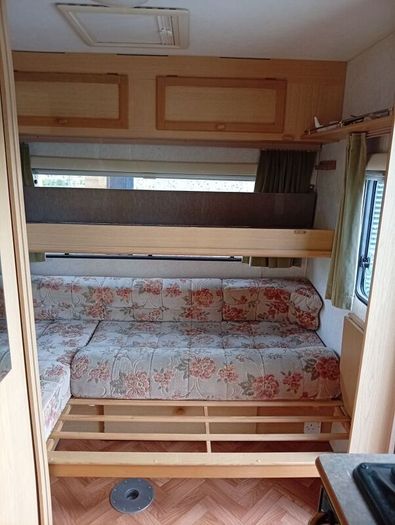 5 Bert Caravan