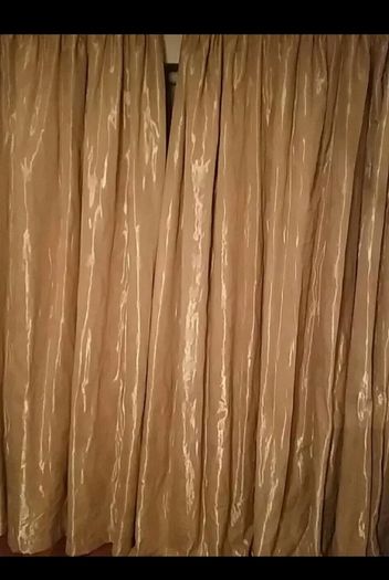 Heavy Curtains+ tie backs