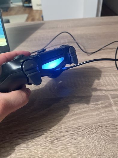 PlayStation 4 v2 Controller (Read ad)