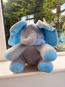 Peakaboo elephant