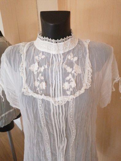 Women's Blouse NWT Victorian Style SIZE 18