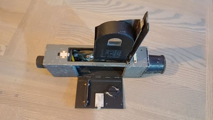WW2 RAF Air Ministry Spitfire/Hurricane G45 Gun Camera with Film Magazine