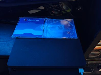 PS4 Slim 1TB Jailbroken